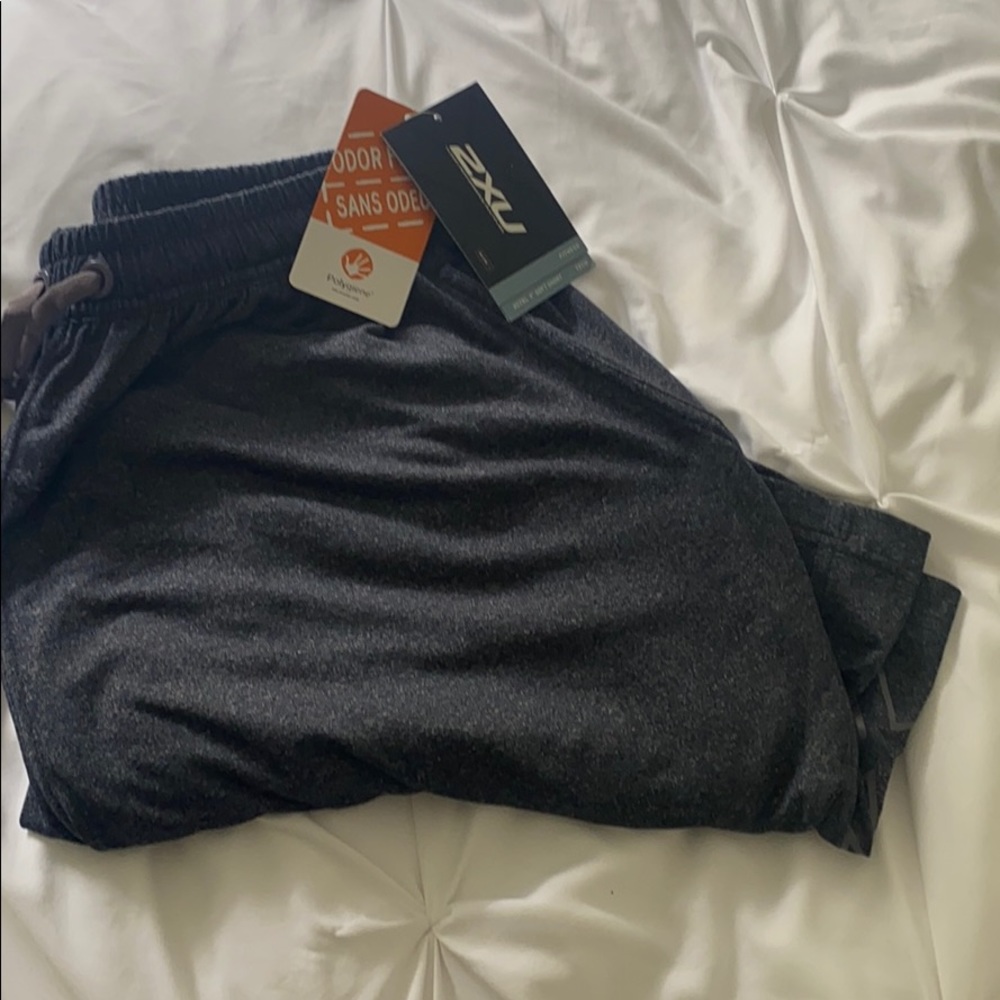 2xu men’s shorts 9” soft XXL